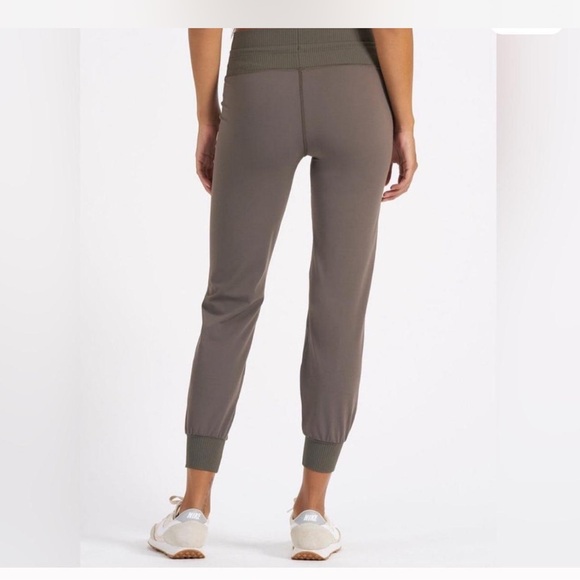 Women's Vuori Daily Jogger Pants - Picture 2 of 9